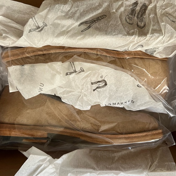 Unmarked Uma Loafer - Picture 8 of 11